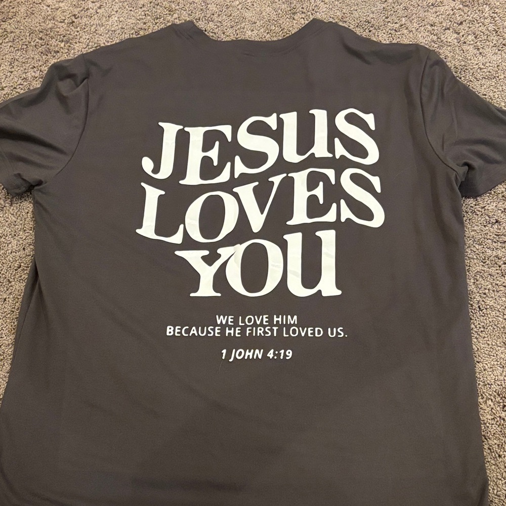 Gray 'Jesus Loves You' T-Shirt